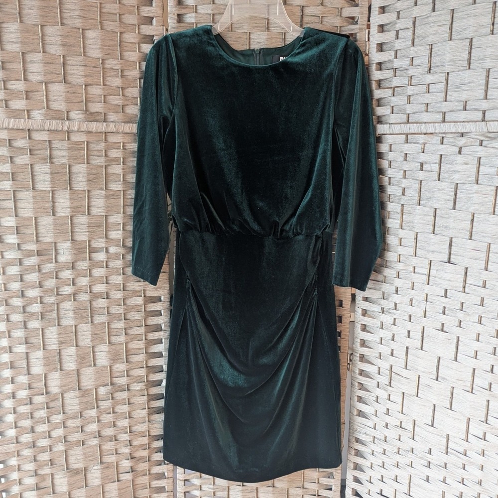 DKNY Sheath Dress Emerald Green Velvet Ruched Sz 6 Festive Elegant Formal Jewel